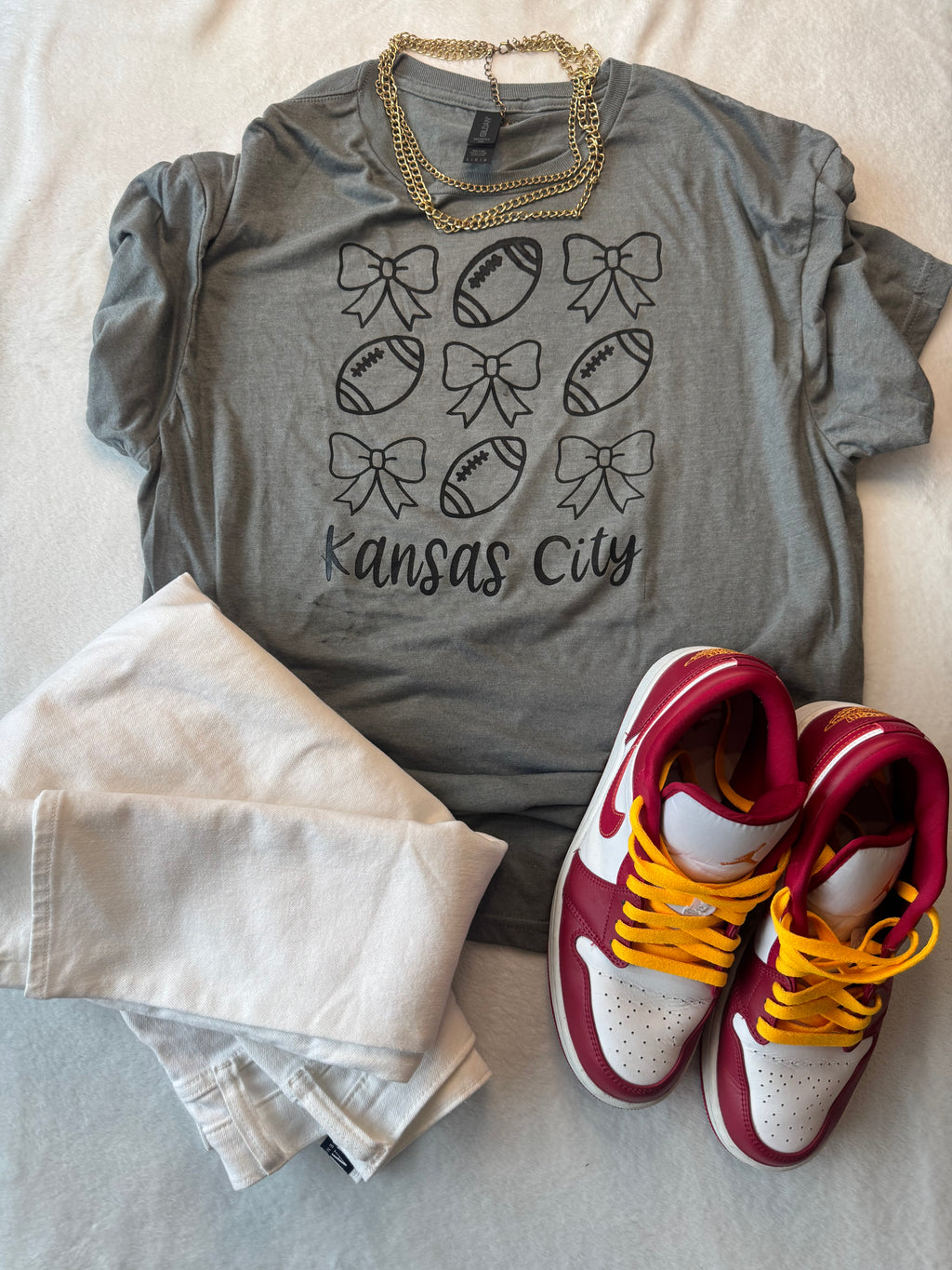 Bows + Balls Tee | Gray